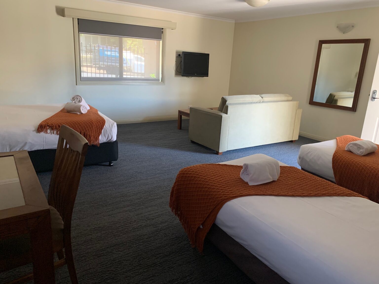 Rooms - Armidale Pines Motel